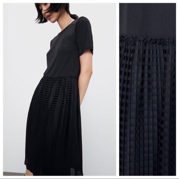 Zara Black Short Sleeve Flowy Pleated Round Neck Ruffle Midi T Shirt Dress Sz L - Picture 3 of 8